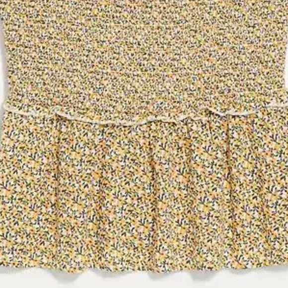 Old Navy Smocked Floral Sleeveless Swing Top for Women - Picture 2 of 2